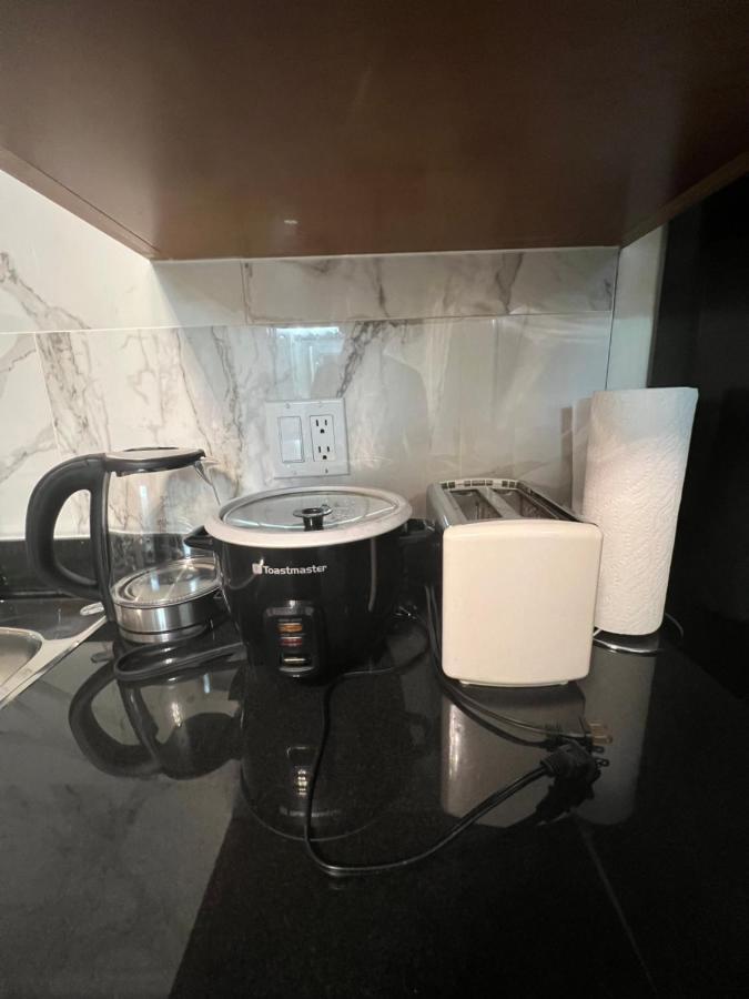 Private Suite 1 Bed 1 Bath 15 Mins Yvr And Downtown 舒适安静 Ванкувер Екстер'єр фото