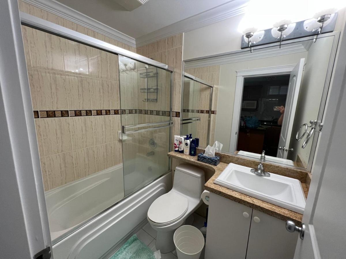 Private Suite 1 Bed 1 Bath 15 Mins Yvr And Downtown 舒适安静 Ванкувер Екстер'єр фото